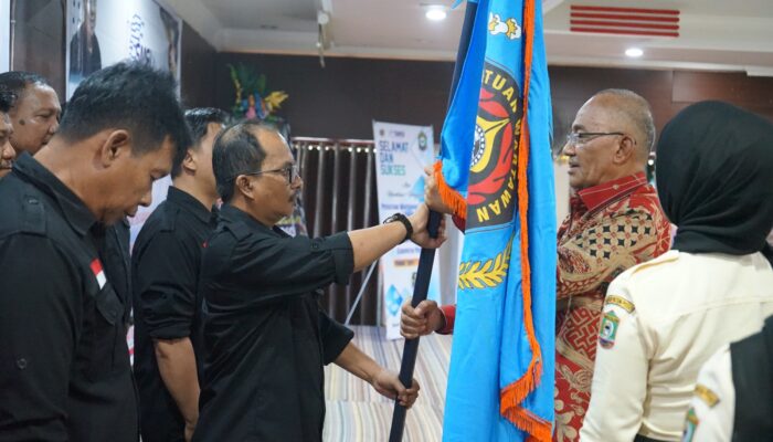 Tri Putra Toana Lantik PWI Poso, Minta Pers Jadi Jembatan Rakyat
