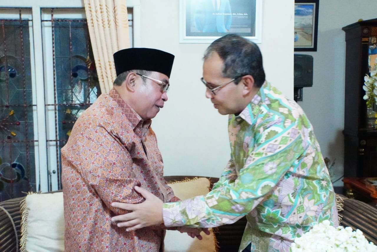 Walikota Gorontalo Adhan Dambea bersama mantan walikota makasar Danny Pomanto