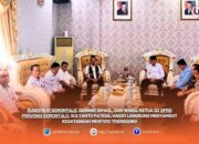 Gubernur dan Wakil Ketua III DPRD Provinsi Sulyanto Pateda, Sambut Kedatangan Menteri Kelautan dan Perikanan