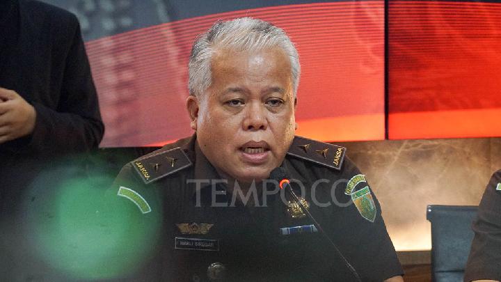 Kapuspenkum Kejaksaan Agung, Harli Siregar memberikan keterangan pers di Gedung Kejaksaan Agung, Jakarta, 25 Februari 2025. Tempo/Ilham Balindra