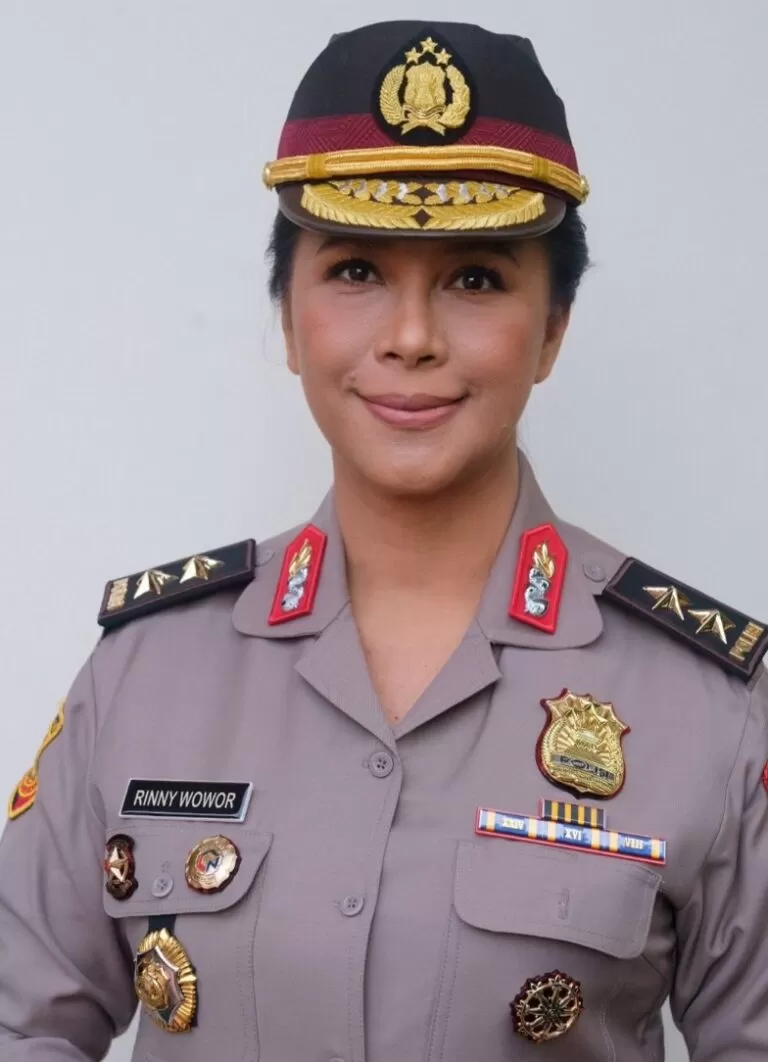 Foto Irjen Pol Rinny Wowor yang raih pangkat bintang dua