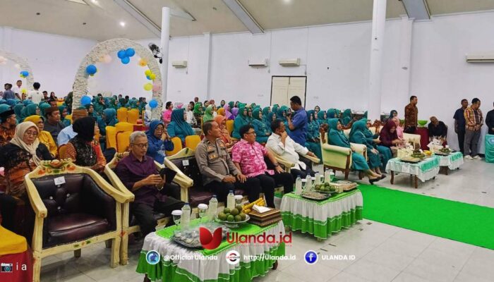 Ketua DPRD Boalemo Hadiri Pelantikan Pengurus PKK