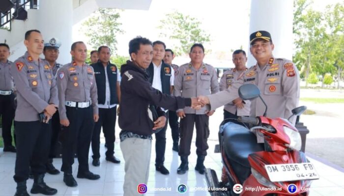 Preman Bakar Motor Penjual Es Keliling, Kapolres Pohuwato Hadir Beri Bantuan Motor Baru