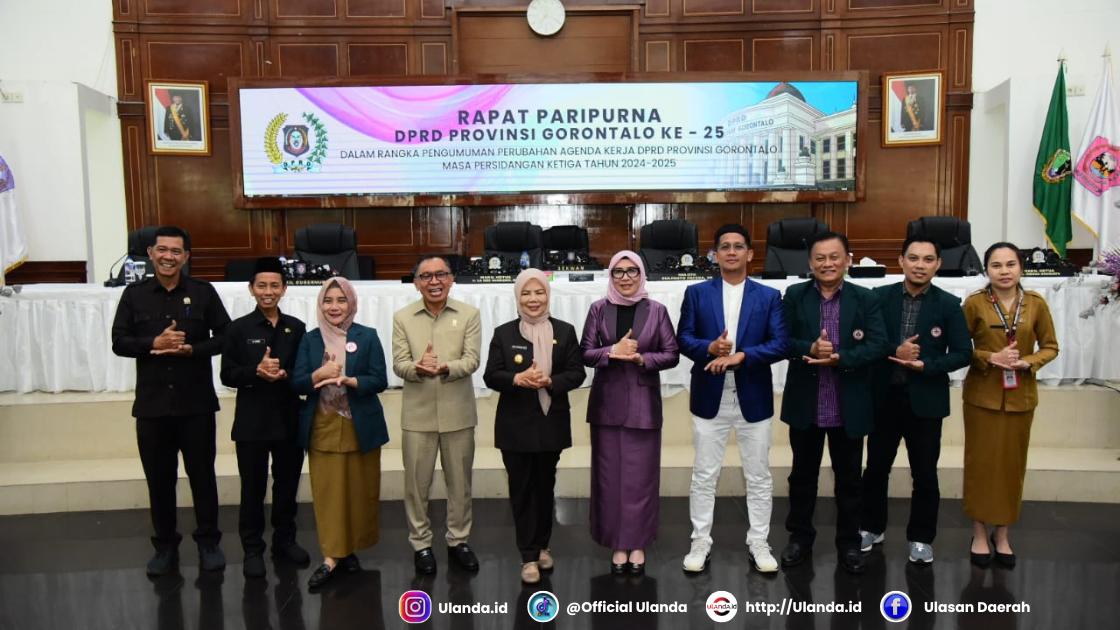 berdiri dari kanan ke kiri, Aleg PPP Dprd Provinsi Gorontalo dr. sri darsianti tuna