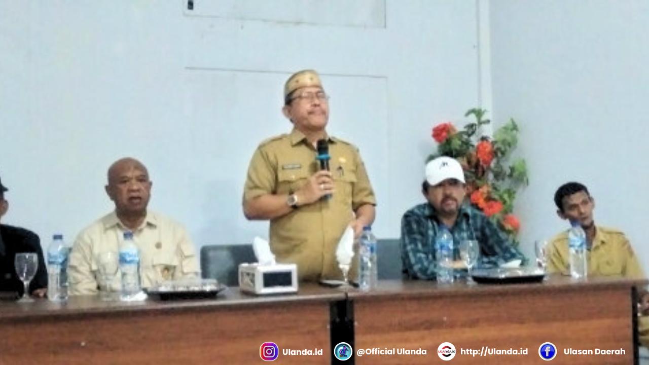 Sekretaris daerah kab. gorontalo utara saat memberikan sambutan pada acara rembuk madya KTNA Gorontalo utara, (fhoto.dok.Azis Mointi)