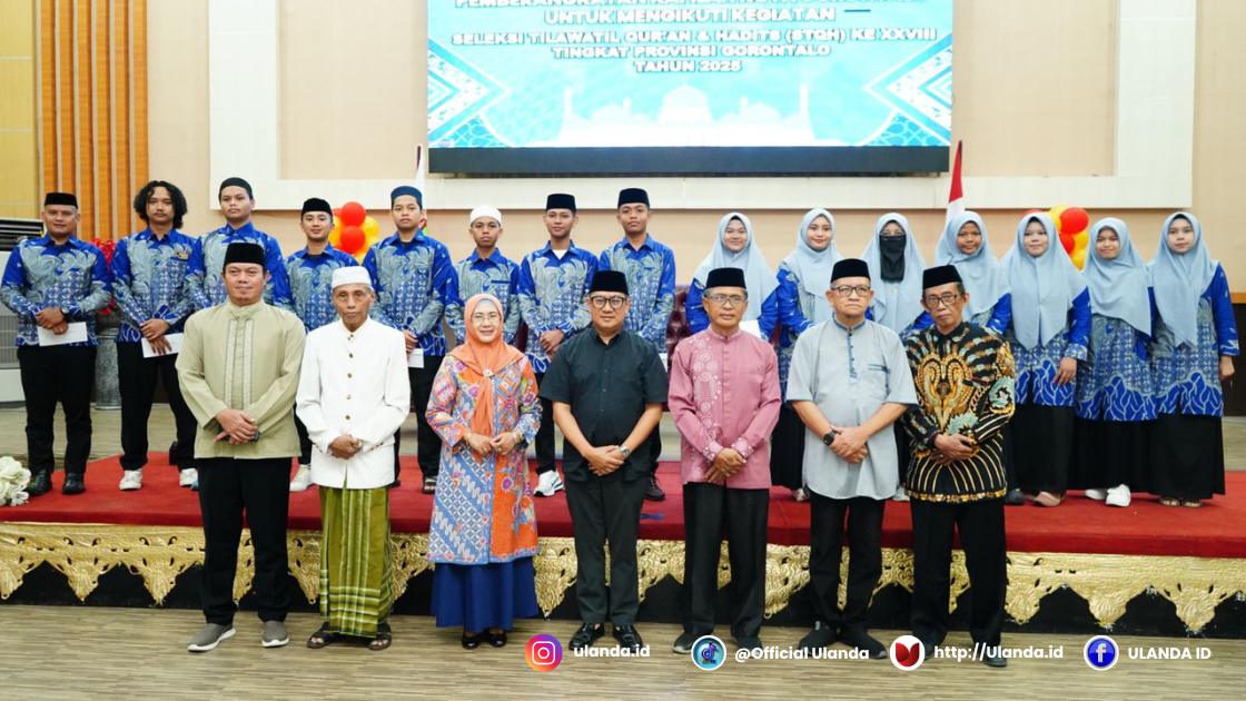Wakil Wali Kota Gorontalo, Indra Gobel, melepas kafilah STQH 2025 yang akan berlaga di tingkat Provinsi Gorontalo