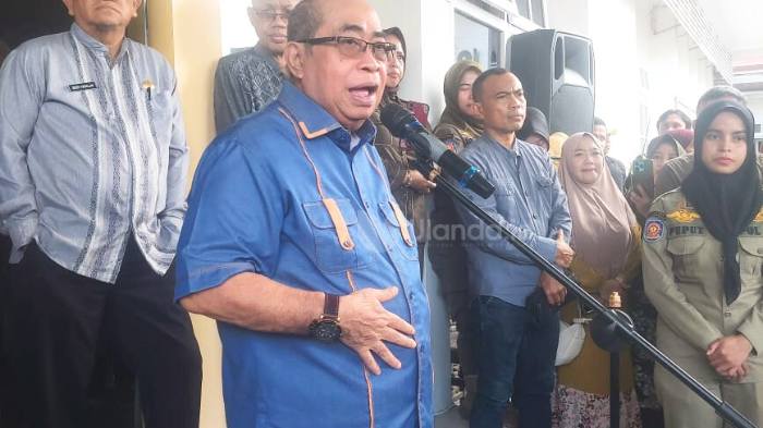 Walikota Gorontalo Adhan Dambea (fhoto:dok.ulanda)