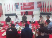 Sekretaris DPD Pdi Perjuangan saat melaksanakan Tahlilan doa bersama pada puncak peringatan haul bung karno di kantor dpd pdi perjuangan provinsi gorontalo, sabtu, 21 juni 2025 (fhoto:dokulanda)