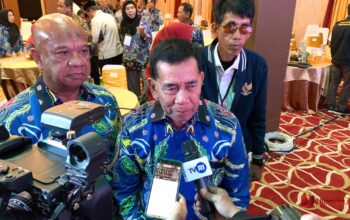 Ketua Umum Kontak Tani Nelayan Andalan (KTNA) Nasional, Ir. H. Mohammad Yadi Sofyan Noor didampingi ketua dan Sekretaris KTNA Provinsi Gorontalo