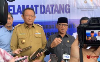 Menteri Desa Yandri Susanto didampingi gubernur gorontalo gusnar ismail(fhoto:dok.redaksi ulanda)