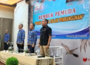 Sekretaris Komisi IV Ghalieb Lahidjun saat menjadi pemateri pada acara rembuk pemuda di mana cafe selasa, 17 juni 2025