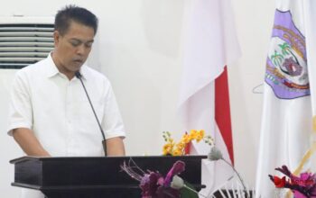 Juru Bicara Fraksi Golkar, I Wayan Sudiarta, saat menyampaikan pandangan fraksi pada rapat paripurna ke-26 DPRD Provinsi Gorontalo (fhoto: dok. humas)