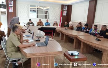 Panitia Rembug Madya Nasional saat rapat finalisasi