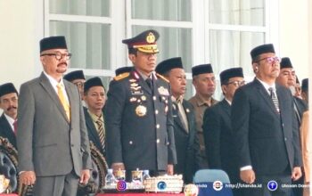 Ketua dprd provinsi gorontalo bersama forkopimda saat upacara peringatan hari lahir pancasila 1 juni 2025 di halaman rudis gubernur gorontalo. Senin, 2 Juni 2025 (fhoto:ferdi.humas)