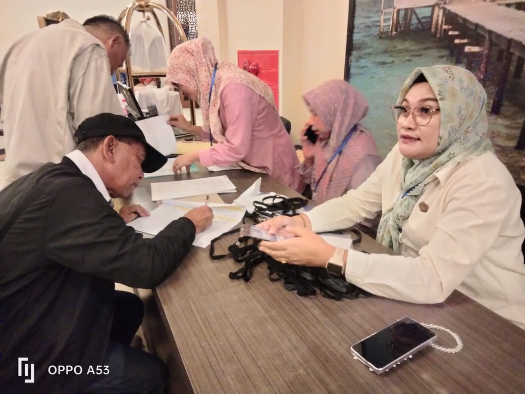 Ketua Umum KTNA saat melakukan Registrasi di hotel Grand Q Kota Gorontalo