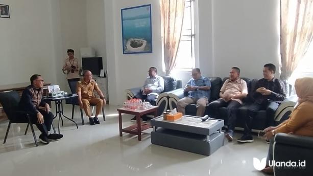 Tim reses dprd dapil boalemo-pohuato bersama wakil bupati pohuato, selasa, 24/06. (fhoto:dok.ulanda)