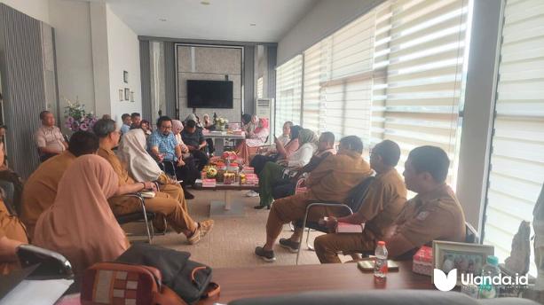 Reses dprd dapil gorontalo 1 saat berkunjung ke dinas pendidikan provinsi, Senin, 23 juni 2025/fhoto>ulanda