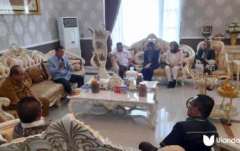 Anggota dprd dapil Kota Gorontalo saat bersama walikota gorontalo adhan dambea di ruang kerja walikota, Selasa.24/06. (fhoto:dok.ulanda)