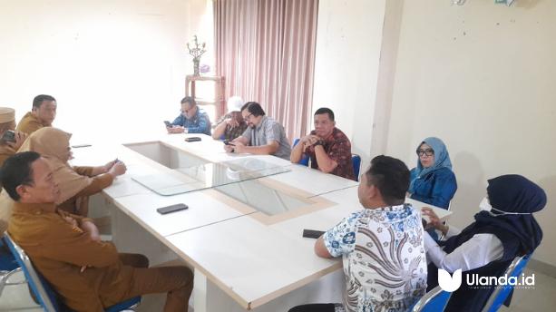 aleg dprd dapil kota gorontalo saat kunjungan kerja ke dinas perindagkop provinsi gorontalo. senin, 30 juni 2025 (fhoto:dok.ulanda)