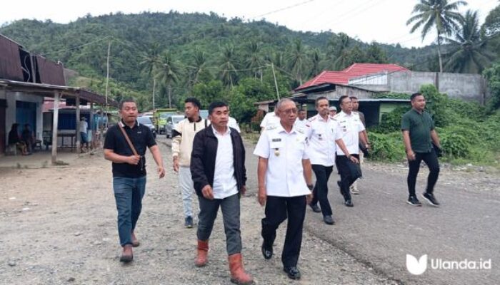 Pascabanjir Desa Tuweya dan Bohusami, Pemkab Pohuwato dan Tim Biomassa Salurkan Bantuan