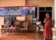 Aleg dprd provinsi gorontalo Femmy Udoki saat reses di desa olele, kabila bone, Senin, 30/06 (foto: dok. Ulanda.id)