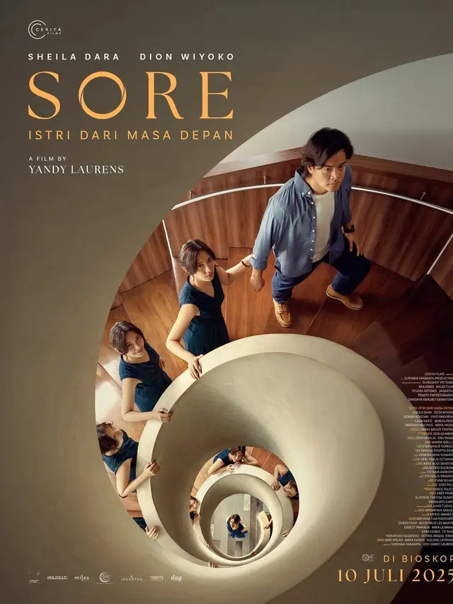 Sutradara dan penulis naskah Yandy Laurens kembali ke layar lebar lewat Sore Istri Dari Masa Depan. Film ini diperkuat Dion Wiyoko dan Sheila Dara Aisha. (Foto: Dok. Istimewa)