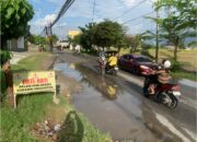Jalan Dekat Rumah Gubernur Rusak Parah, Publik Pertanyakan Sensitivitas Pemerintah