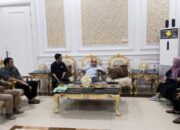 Wali Kota Adhan Dambea bersama jajarannya, Minggu, 13/07 (foto.Dok.Humas)