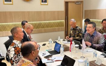 Menteri Perindustrian Agus Gumiwang Kartasasmita bertemu dengan petinggi tiga produsen otomotif besar asal Jepang, yakni Toyota, Suzuki, dan Daihatsu di Osaka, Jepang. Foto: Kemenperin