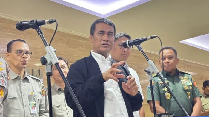 Menteri Pertanian (Mentan) Amran Sulaiman dalam konferensi pers Percepatan Penyerapan gabah/beras, di Kantor Kementan, Senin (10/2/2025). (Liputan6.com/Tira)