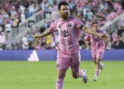 Lionel Messi (10), penyerang Inter Miami, bereaksi setelah mencetak gol pada babak pertama pertandingan MLS melawan Nashville SC di Fort Lauderdale, Florida, Sabtu, 12 Juli 2025. (foto.Ist)