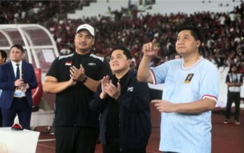 Erick Thohir (tengah) bersama Menpora Dito Ariotedjo (kiri) dan Ketua Steering Committee Piala Presiden 2025, Maruarar Sirait (kanan)/foto.Ist