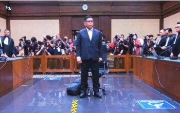 Foto: Hasto di sidang vonis (dok. YouTube TV Pool)