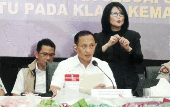 Kasatgas Pangan Polri sekaligus Dirtipideksus Bareskrim Polri Brigjen Pol. Helfi Assegaf berbicara dalam konferensi pers di Gedung Bareskrim Polri, Jakarta, Kamis (24/7/2025). (ANTARA/Nadia Putri Rahmani)