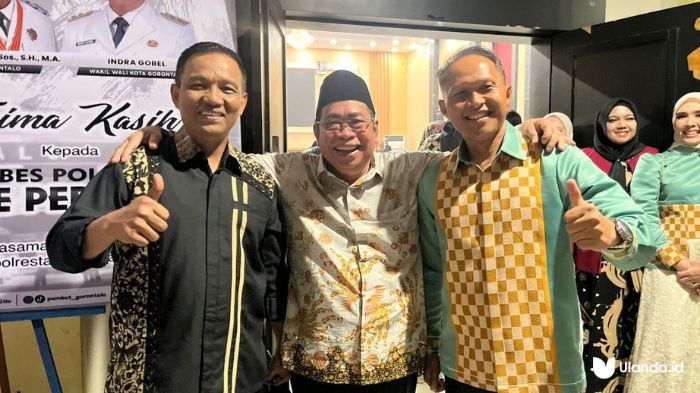 Wali Kota Adhan Dambea (tengah) bersama kapolres gorontalo kota lama dan baru pada acara pisah sambut kapolres, Minggu, 6 juni 2025 (foto : Ist / Ulanda.id)