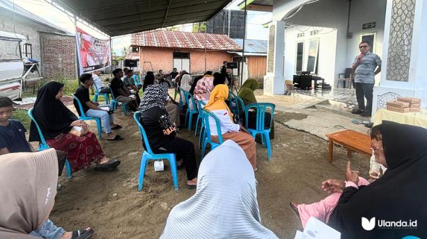 Wakil Ketua DPRD Provinsi Gorontalo, Ir. La Ode Haimudin, menyerap langsung aspirasi masyarakat Desa Pentadu Barat, Kecamatan Tilamuta, Kabupaten Boalemo. Kamis, (3/7). Foto.Ist