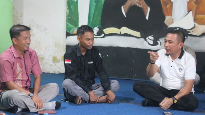 Ghalib Lahidjun melakukan kunjungan kerja ke Pimpinan Cabang Pergerakan Mahasiswa Islam Indonesia (PMII) Kabupaten Boalemo, (foto.Ist/humas deprov)