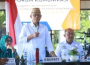Bupati Ismet Mile didampingi Ketua DPRD Faisal Yunus dan Ketua TP. PKK Ruwaida Mile saat menghadiri dan membuka kegiatan Rakor Pengembangan dan Pembinaan Kota/Kabupaten Tanggap Ancaman Narkoba BNN Kabupaten Bone Bolango, di Onato Caffe dan Resto, Kamis (24/7/2025). (F.Yudi/Prokopim)