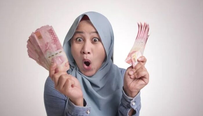 Mayoritas Perempuan Indonesia Kini Lebih Percaya Diri Secara Finansial, Tapi Tantangan Masih Ada
