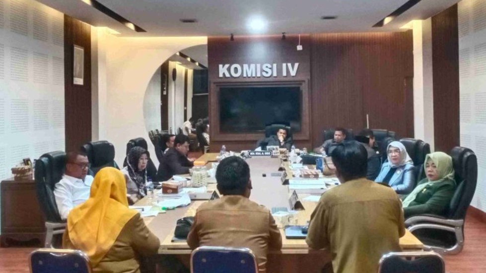 Komisi IV DPRD Provinsi Gorontalo menggelar rapat kerja bersama pihak RSUD Ainun Habibie (Foto:Ist/Ulanda.id)