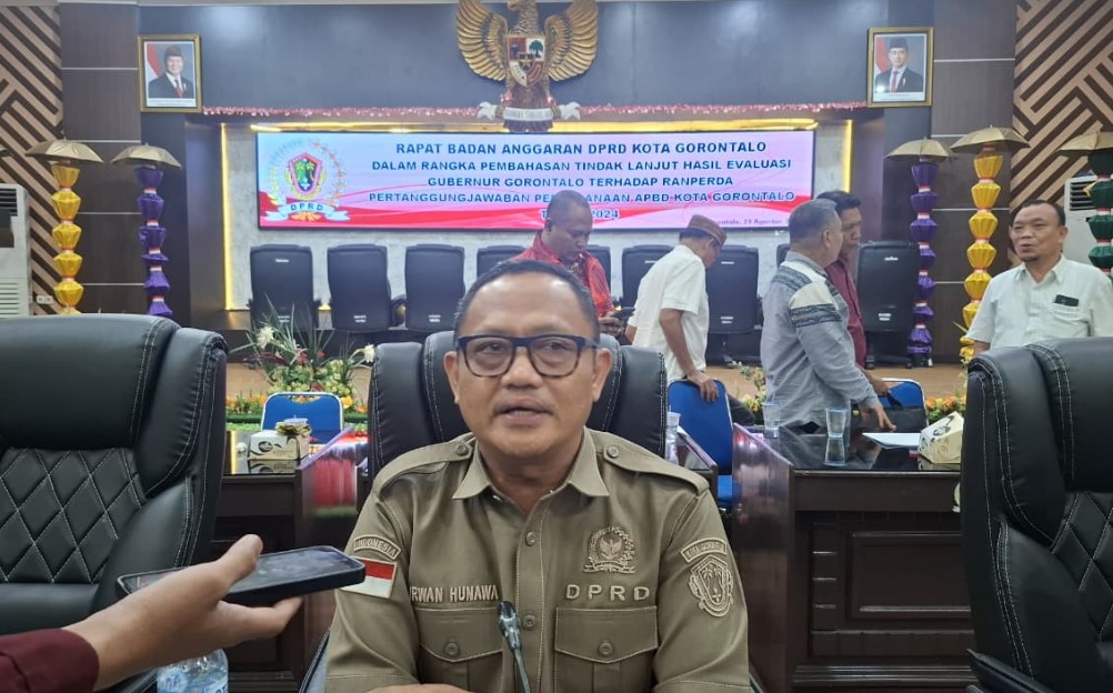 Ketua DPRD Kota Gorontalo, Irwan Hunawa menyampaikan bahwa paripurna ini menjadi tahapan penting dalam proses penyusunan APBD 2026/Ulanda.id