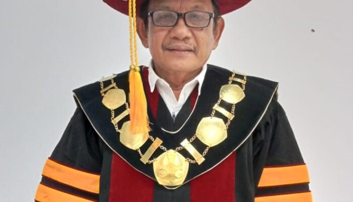 Profesor Slamet Imbau Wakil Rakyat memilih Pola Hidup Sederhana