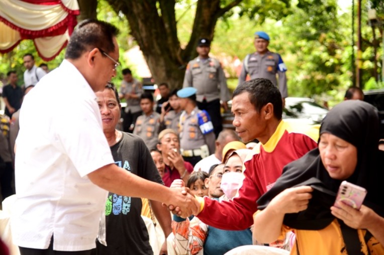 Gubernur Gorontalo Gusnar Ismail meminta pemerintah kabupaten/kota tidak menaikkan Pajak Bumi Bangunan (PBB) dan retribusi 2025 demi menjaga stabilitas ekonomi rakyat serta kondusifitas daerah.-Foto:Humas/Ulanda.id