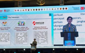 Kepala Eksekutif Pengawas Perilaku Pelaku Usaha Jasa Keuangan, Edukasi, dan Perlindungan Konsumen OJK, Friderica Widyasari Dewi dalam acara Kampanye Nasional Berantas Scam dan Aktivitas Keuangan Ilegal, di Hotel Raffles Jakarta, Selasa (19/8/2025). (Liputan6.com/Tira)/Ulanda.id