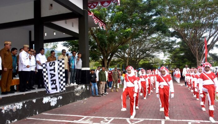 Gerak Jalan Kobarkan Semangat HUT RI ke-80 Kemerdekaan RI di Bone Bolango