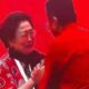 Megawati menangis haru saat Hasto tiba - tiba hadir pada Kongres Pdip di Bali (Foto: Dok/Ulanda.id)