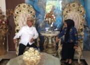 Bupati Bone Bolango, Ismet Mile, menerima kunjungan silaturahmi Wakil Gubernur Gorontalo, Idah Syahidah Rusli Habibie, di Bandayo Rumah Dinas Bupati, Rabu (27/6./2025). (F. Indra/Diskominfo)/Ulanda.id