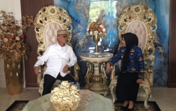 Bupati Bone Bolango, Ismet Mile, menerima kunjungan silaturahmi Wakil Gubernur Gorontalo, Idah Syahidah Rusli Habibie, di Bandayo Rumah Dinas Bupati, Rabu (27/6./2025). (F. Indra/Diskominfo)/Ulanda.id