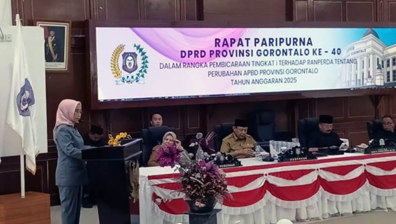 Siti Nuraini Sompie, Juru Bicara Fraksi Gerindra, saat Sidang Paripurna ke-40 DPRD Gorontalo. Selasa,(19/8)/Ulanda.id