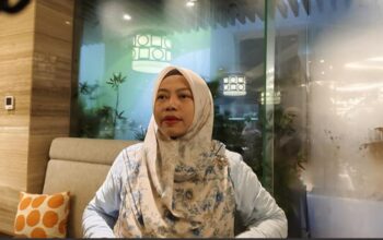 Anggota Dewan Pembina Perkumpulan untuk Pemilu dan Demokrasi (Perludem) Titi Anggraini saat ditemui di Jakarta Pusat, Sabtu, 6 Juli 2024. Dia memberikan sejumlah tanggapan atas pemecatan Ketua Komisi Pemilihan Umum (KPU) Hasyim Asy'ari usai pembacaan putusan Dewan Kehormatan Penyelenggaraan Pemilu (DKPP) pada Rabu, 3 Juli 2024. TEMPO/Savero Aristia Wienanto/Ulanda.id